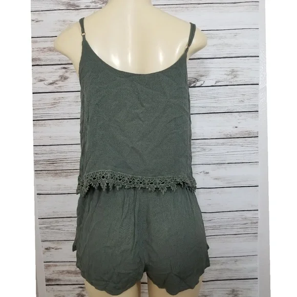 Forever 21 romper - Picture 2 of 2